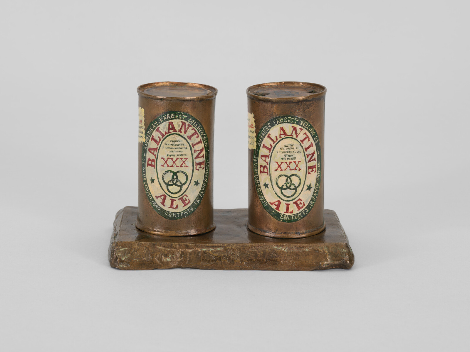 Jasper Johns, Painted Bronze, due lattine di Ballantine Ale in bronzo dipinto, Whitney Museum di New York